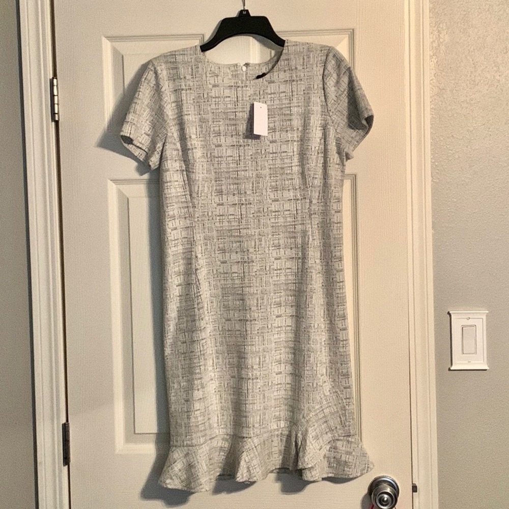 NWT Ann Taylor dress size 8 black & white knee length midi ruffle